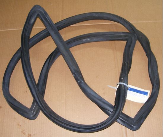 Picture of Mercedes rear window seal 2016700139 SOLD